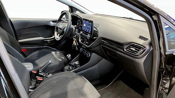 Ford Fiesta 3 of 5