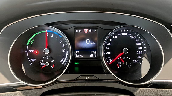 Volkswagen Passat 18 of 21