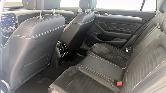 Volkswagen Passat 12 of 21