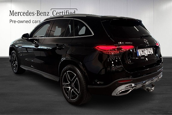 Mercedes-Benz GLC300 e 4 of 5