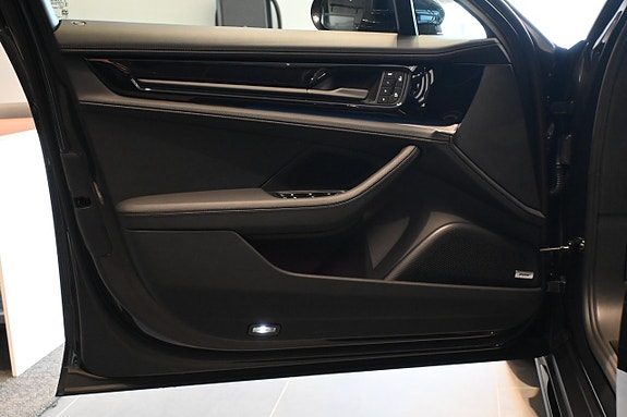 Porsche Panamera 4S 12 of 24