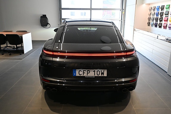 Porsche Panamera 4S 7 of 24