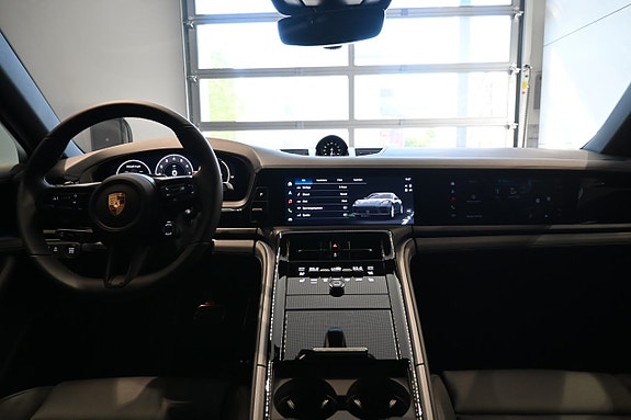 Porsche Panamera 4S 18 of 24