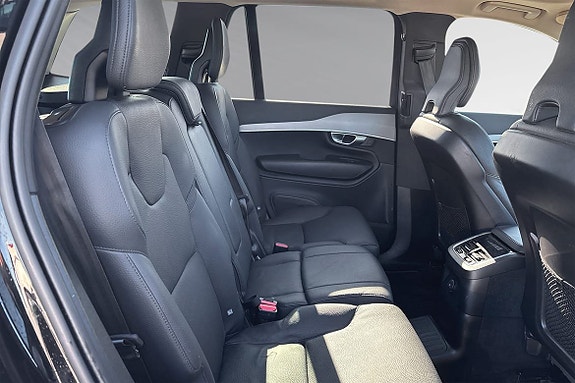Volvo XC90 8 of 10
