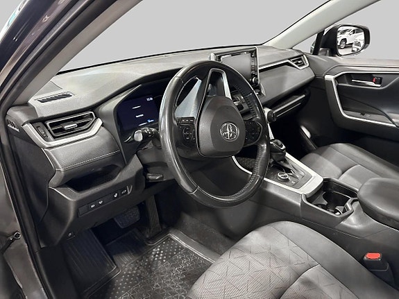 Toyota RAV4 14 of 19