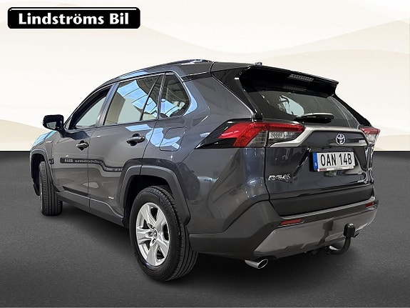Toyota RAV4 4 of 19
