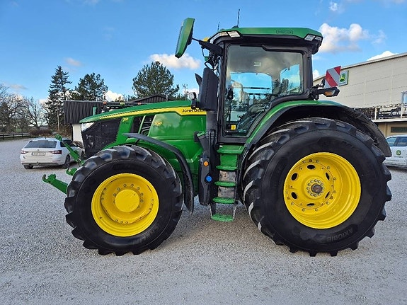 John Deere 7R 330 9 of 9