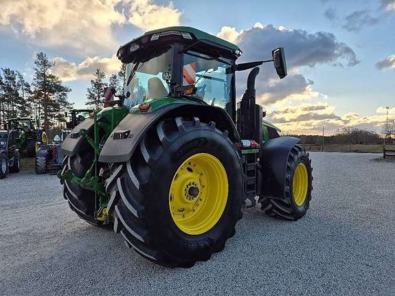 John Deere 7R 330 7 of 9