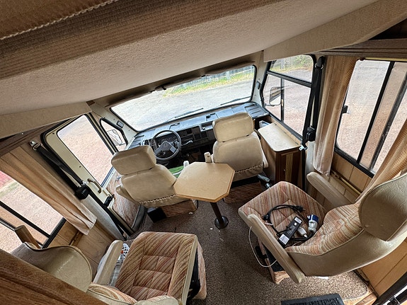 Peugeot J5 4 of 5