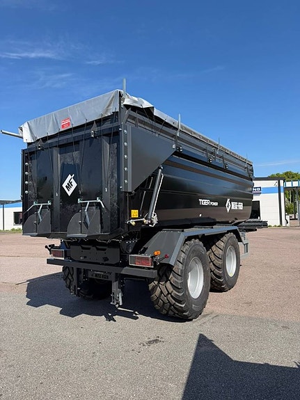 Metal-Fach T935/1 18T spannmålsvagn 5 of 12