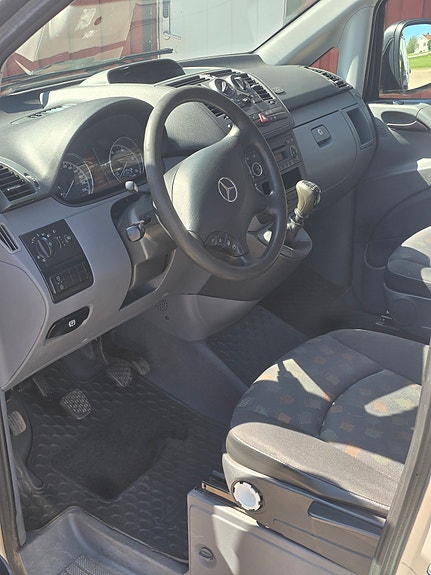 Mercedes-Benz Vito 115 4 of 5