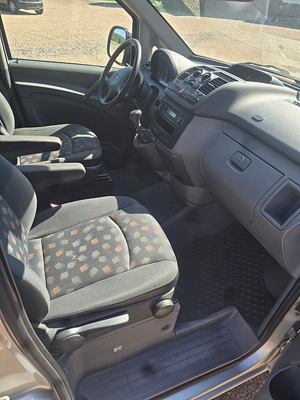 Mercedes-Benz Vito 115 3 of 5