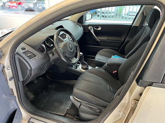 Renault Megane 6 of 6