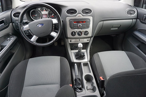 Ford Focus 7 of 15