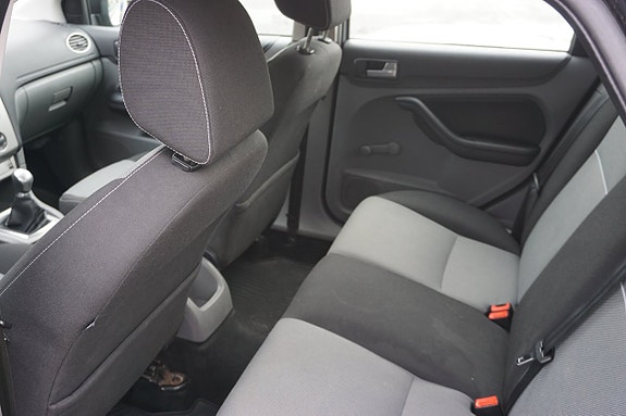 Ford Focus 6 of 15