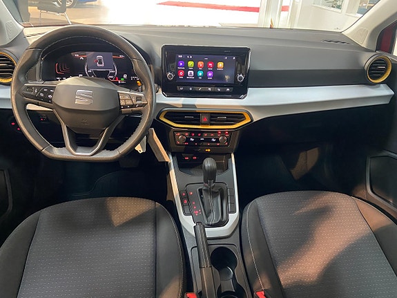 Seat Arona 8 of 12