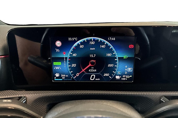 Mercedes-Benz A250 e 5 of 5