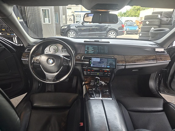 BMW 760Li 6 of 8