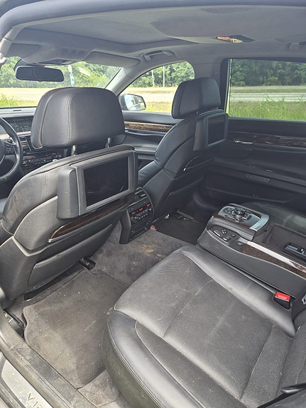 BMW 760Li 4 of 5