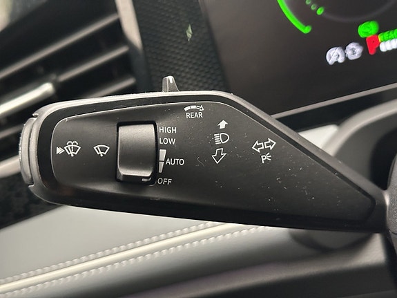 Volkswagen Passat 16 of 30