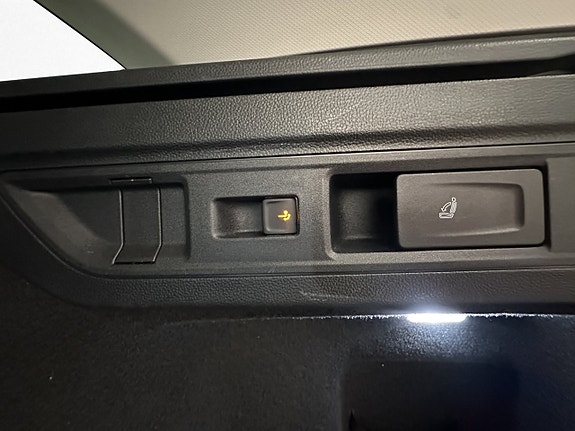 Volkswagen Passat 30 of 30
