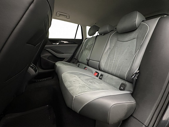 Volkswagen Passat 28 of 30