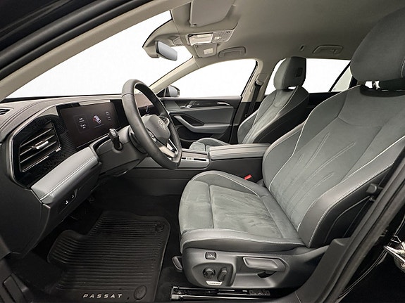 Volkswagen Passat 12 of 30