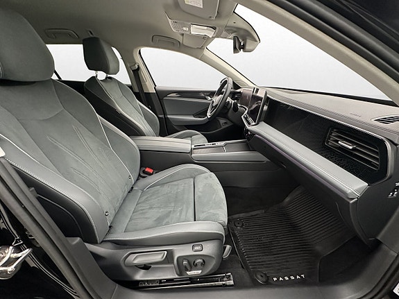 Volkswagen Passat 27 of 30