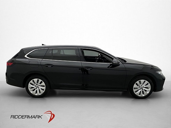 Volkswagen Passat 9 of 30