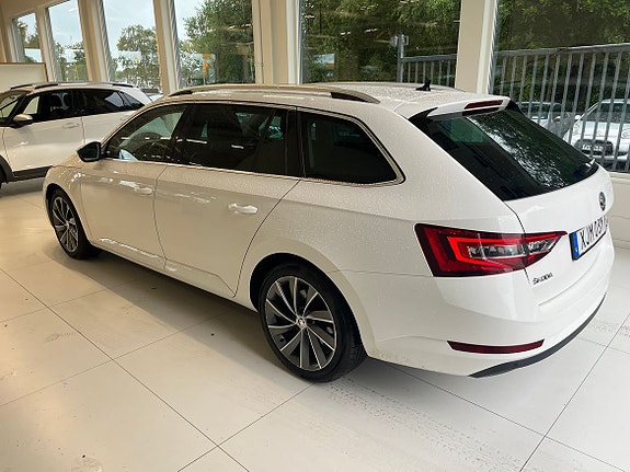Skoda Superb 4 of 5