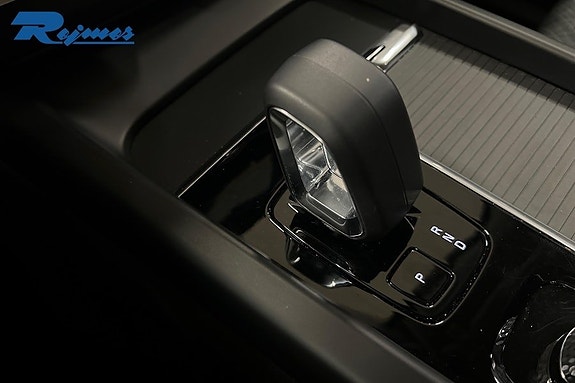 Volvo XC60 3 of 5