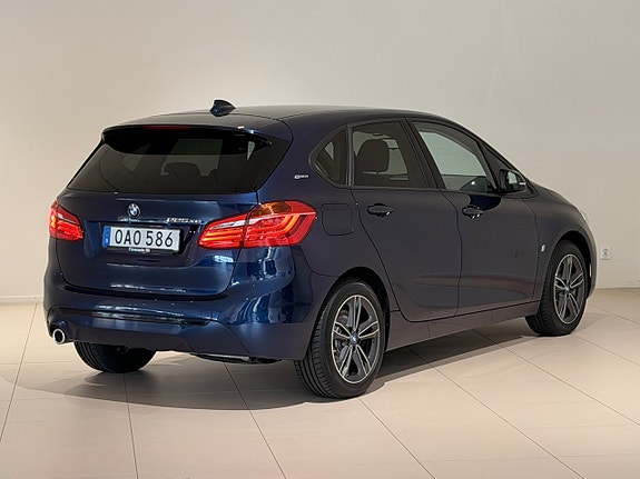 BMW 225xe 11 of 13