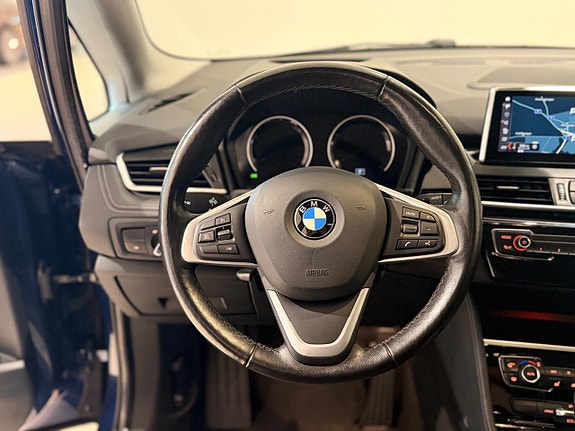 BMW 225xe 9 of 13