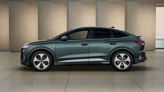 Audi Q4 e-tron 3 of 5