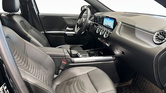 Mercedes-Benz EQA250 7 of 12