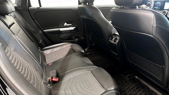 Mercedes-Benz EQA250 8 of 12