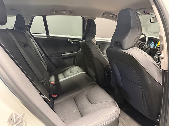 Volvo V60 9 of 18