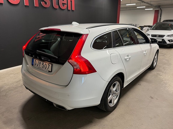 Volvo V60 3 of 18