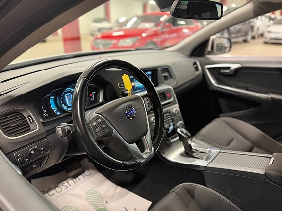 Volvo V60 14 of 18