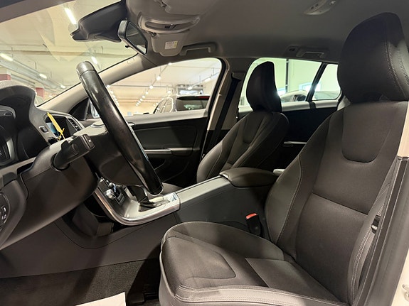 Volvo V60 12 of 18