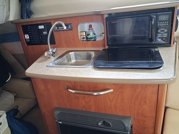 Bayliner 245, i fint skick 3 of 4