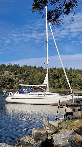 Bavaria 32 2003 2 of 5