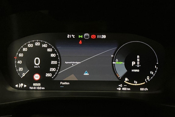 Volvo XC40 17 of 30