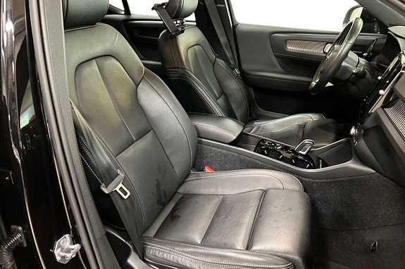 Volvo XC40 15 of 30
