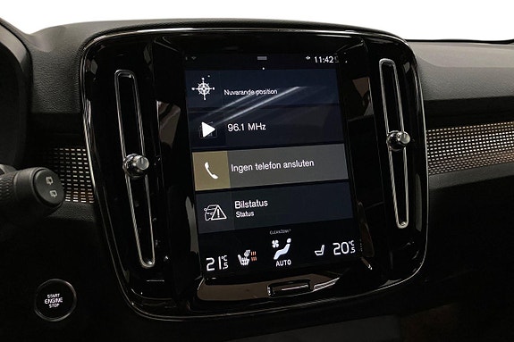 Volvo XC40 21 of 30
