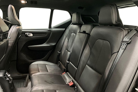 Volvo XC40 14 of 30