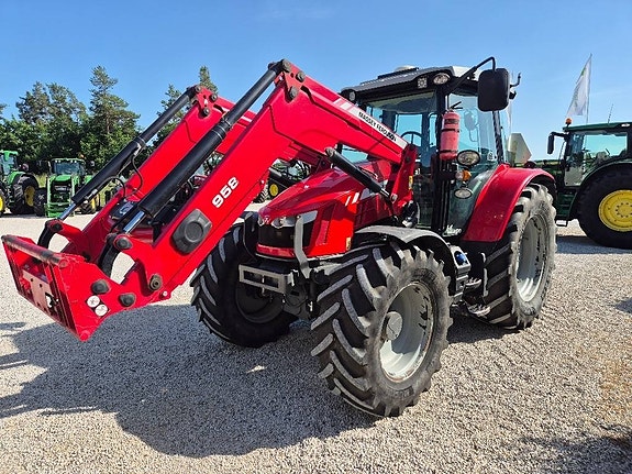 Massey Ferguson 5712 SL 2 of 11