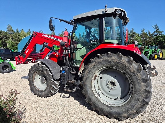 Massey Ferguson 5712 SL 4 of 11