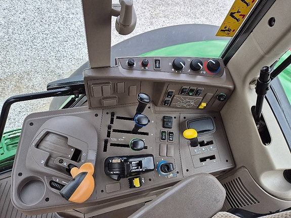 John Deere 6195 M 10 of 14