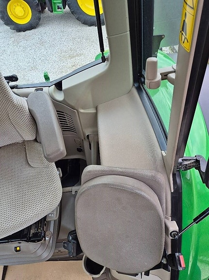 John Deere 6195 M 12 of 14